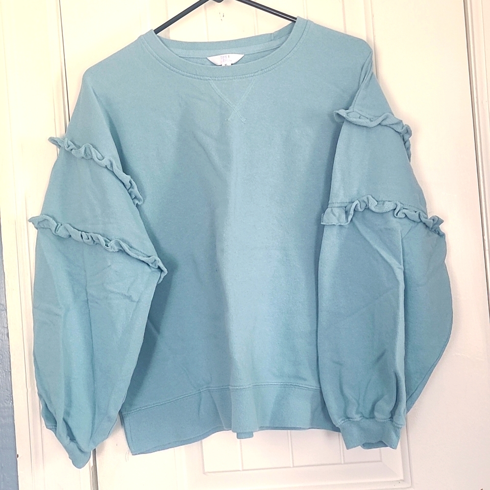 TIME & TRU BLUE RUFFLED SWEATSHIRT